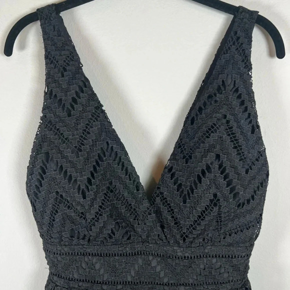 SUGAR+LIPS All My Love Women's Plunging Neck Lace Mini Dress  Black Pleats Small - Picture 6 of 13